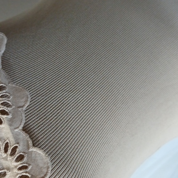 Old Navy beige floral off shoulder tank top size small - Picture 6 of 10